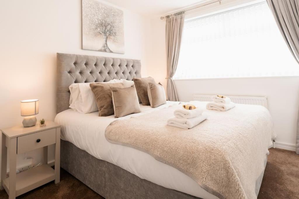 Prenton House, 3Br Close To Liverpool Birkenhead Extérieur photo