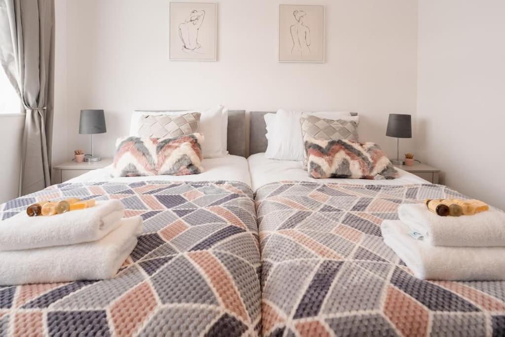 Prenton House, 3Br Close To Liverpool Birkenhead Extérieur photo