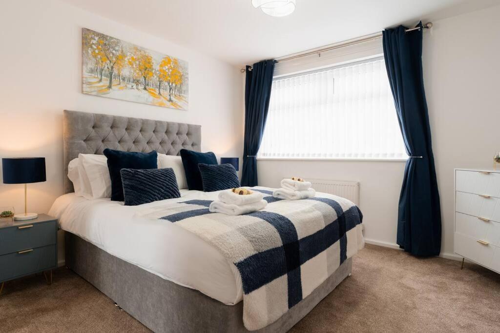 Prenton House, 3Br Close To Liverpool Birkenhead Extérieur photo
