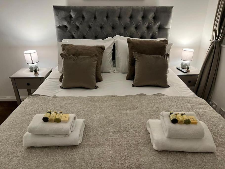 Prenton House, 3Br Close To Liverpool Birkenhead Extérieur photo
