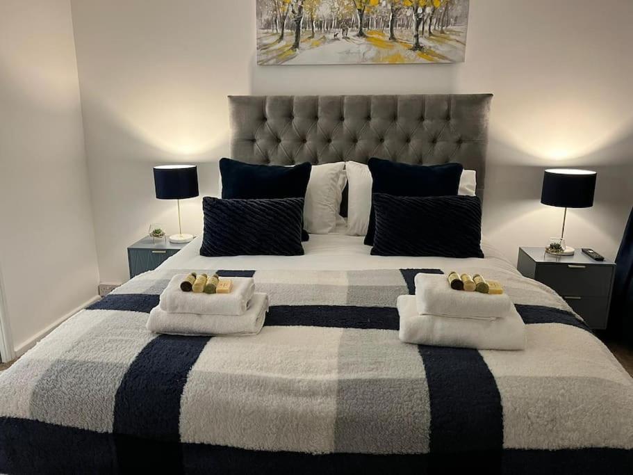 Prenton House, 3Br Close To Liverpool Birkenhead Extérieur photo